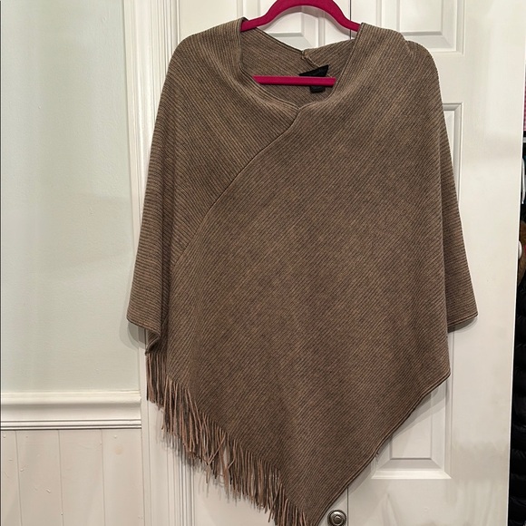 Steve Madden Fringe Poncho - Picture 1 of 4